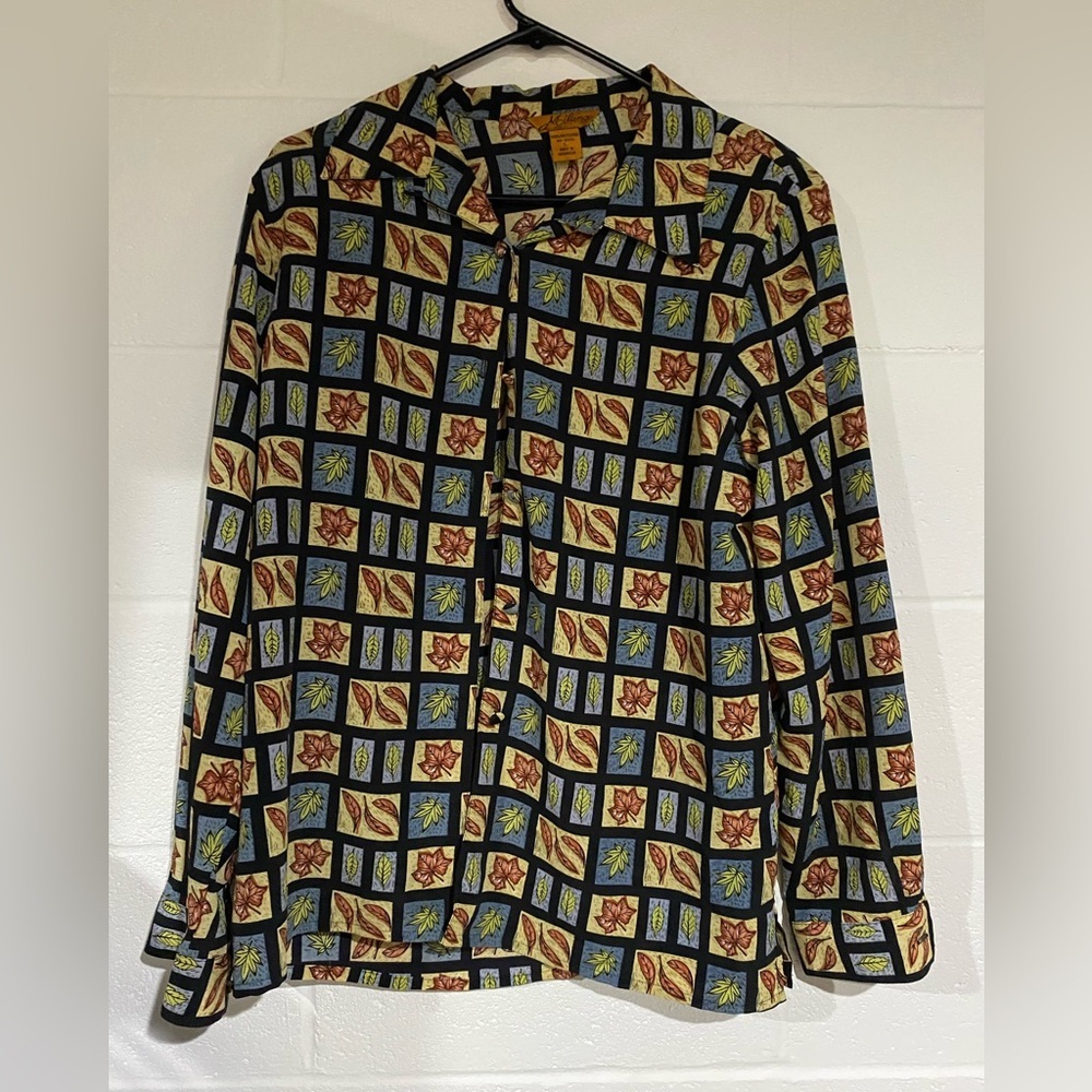 Fall leaves button down large - Picture 1 of 4
